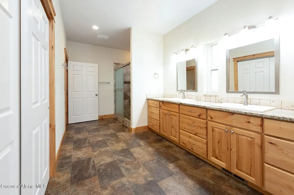 7463 W Lancaster Road Rathdrum ID 83858