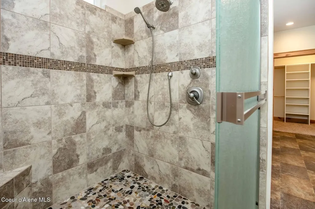 7463 W Lancaster Road Rathdrum ID 83858