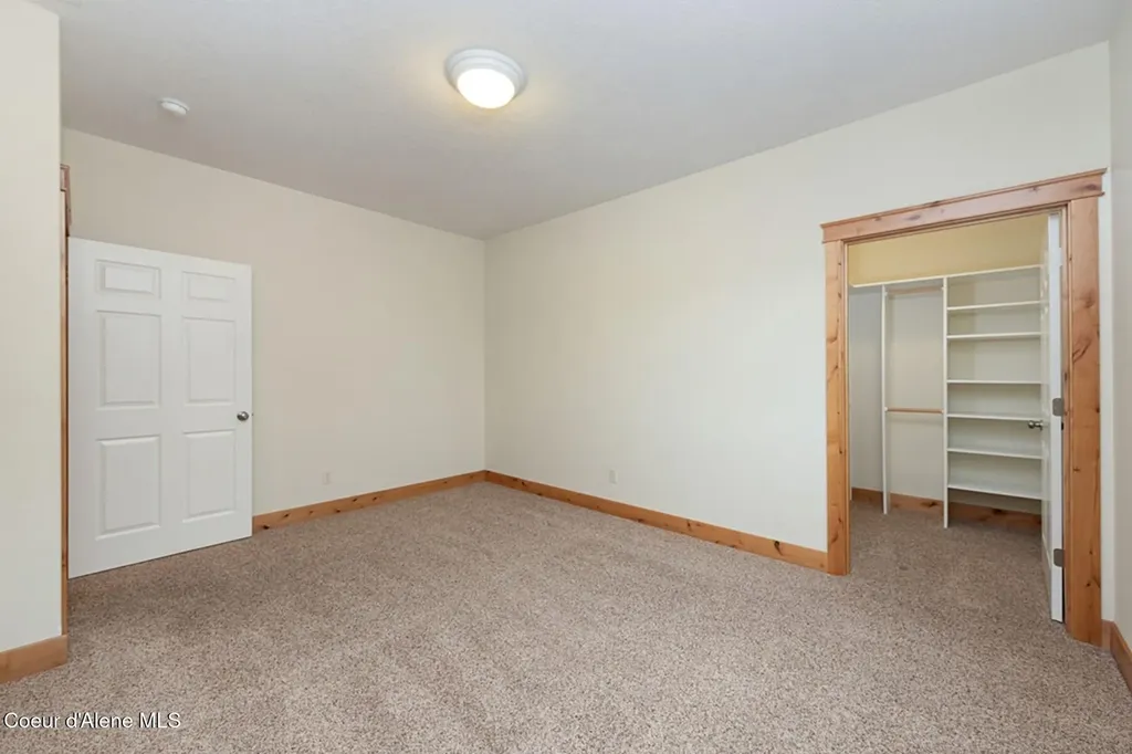 7463 W Lancaster Road Rathdrum ID 83858
