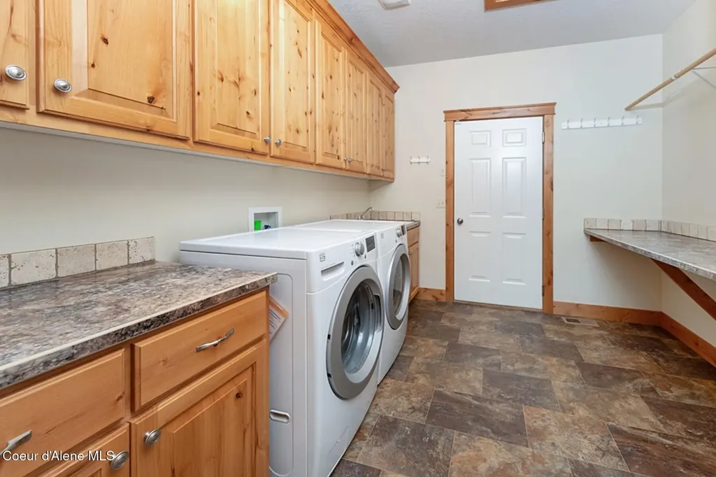 7463 W Lancaster Road Rathdrum ID 83858