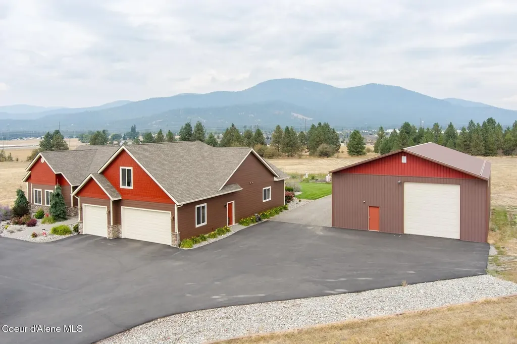 7463 W Lancaster Road Rathdrum ID 83858