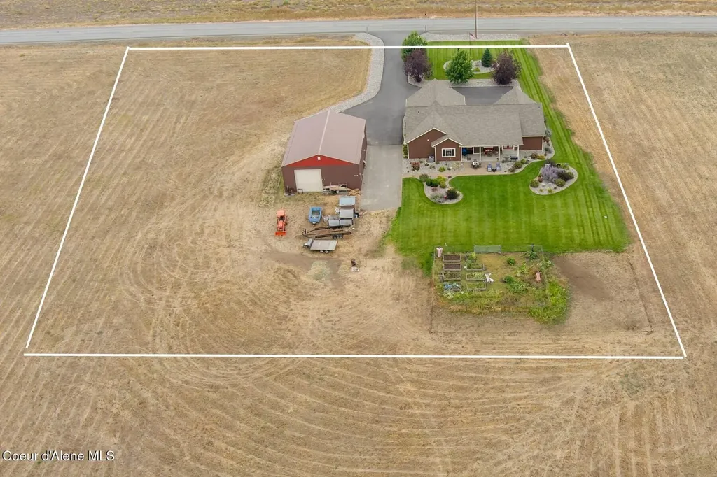 7463 W Lancaster Road Rathdrum ID 83858