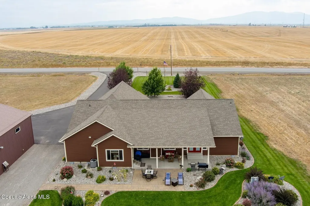 7463 W Lancaster Road Rathdrum ID 83858