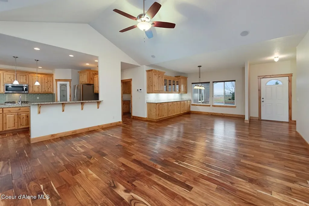 7463 W Lancaster Road Rathdrum ID 83858