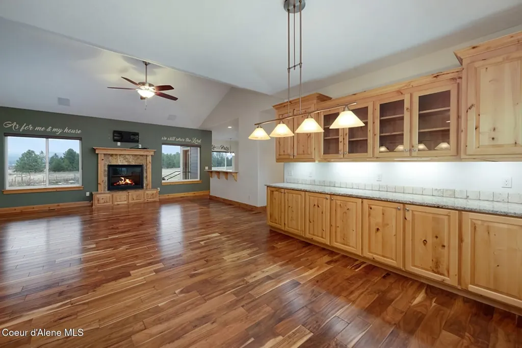 7463 W Lancaster Road Rathdrum ID 83858