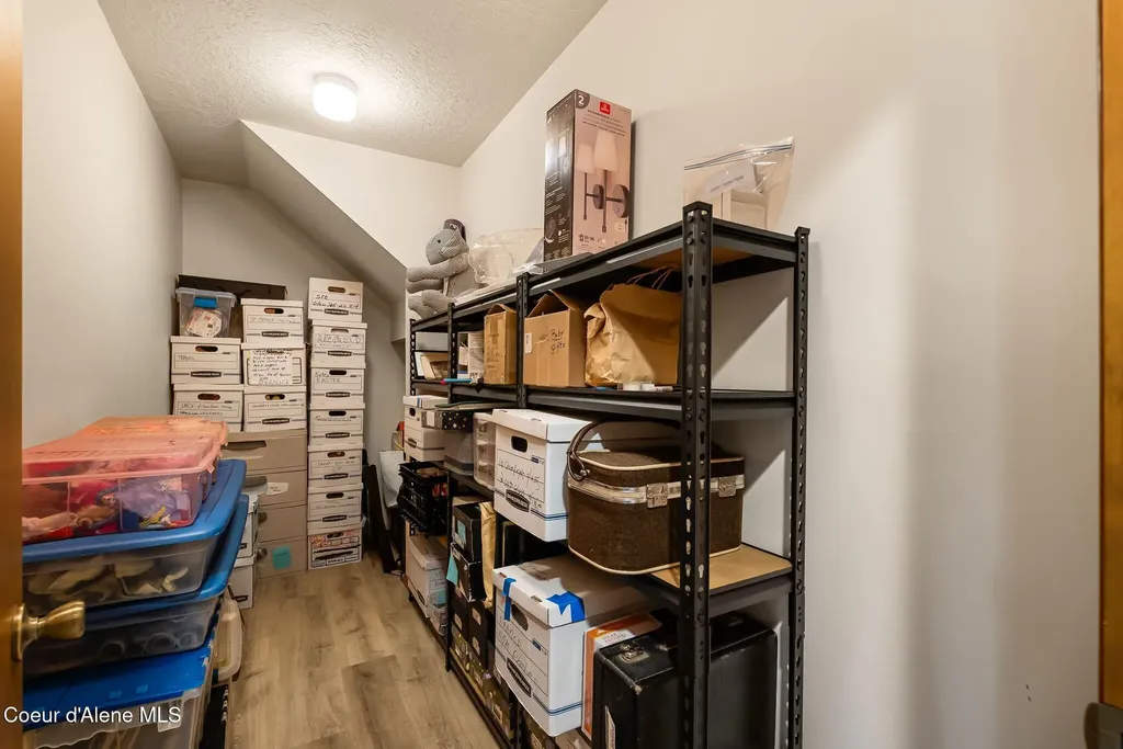 460 Whiskey Jack Circle Sandpoint ID 83864