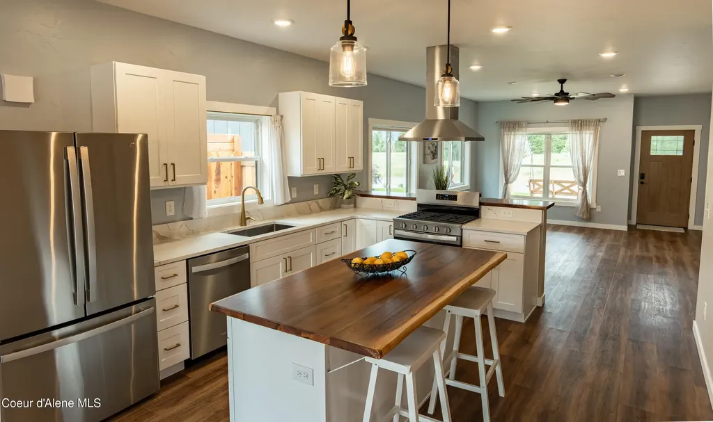 6806 Selkirk Street Bonners Ferry ID 83805