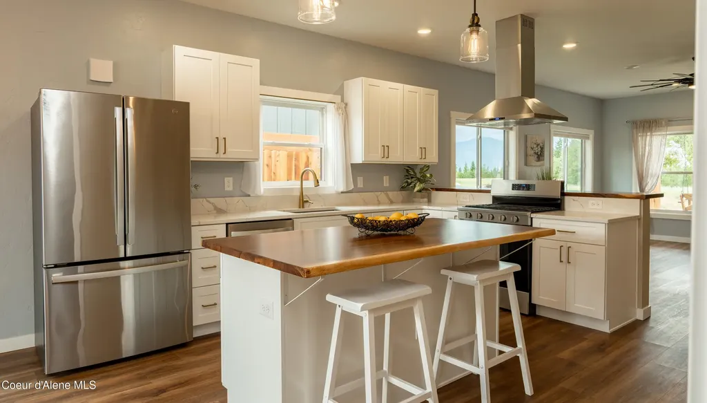 6806 Selkirk Street Bonners Ferry ID 83805
