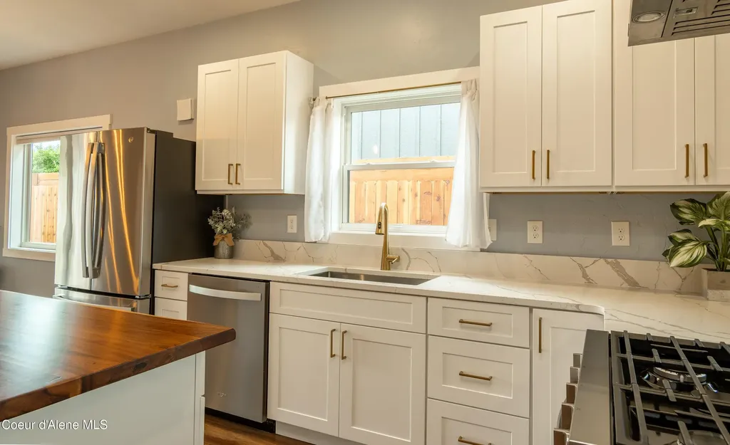 6806 Selkirk Street Bonners Ferry ID 83805