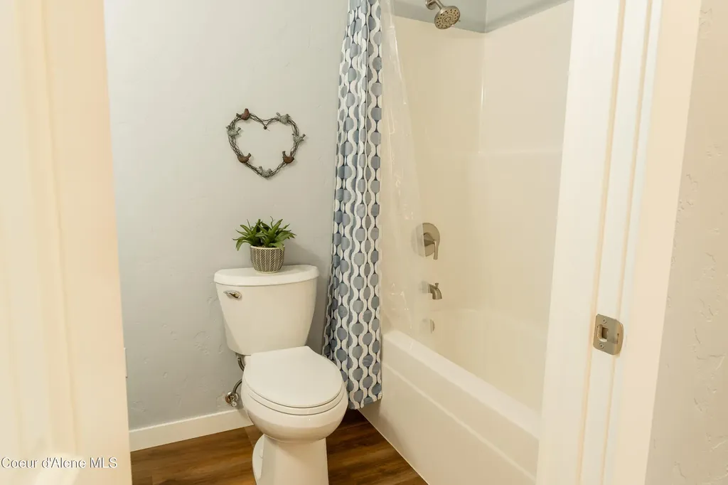 6806 Selkirk Street Bonners Ferry ID 83805