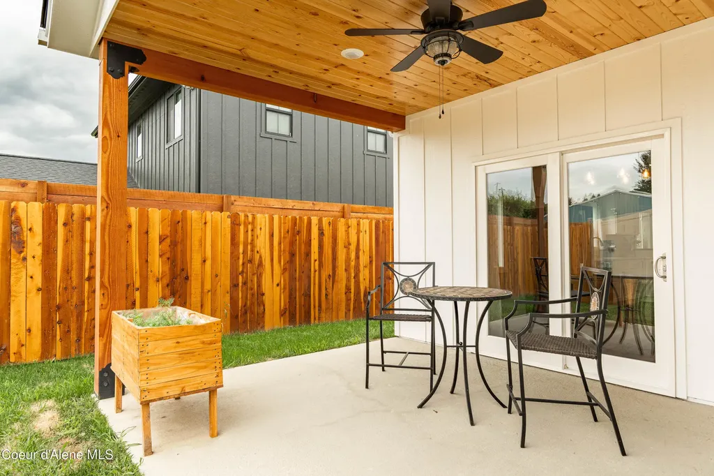 6806 Selkirk Street Bonners Ferry ID 83805