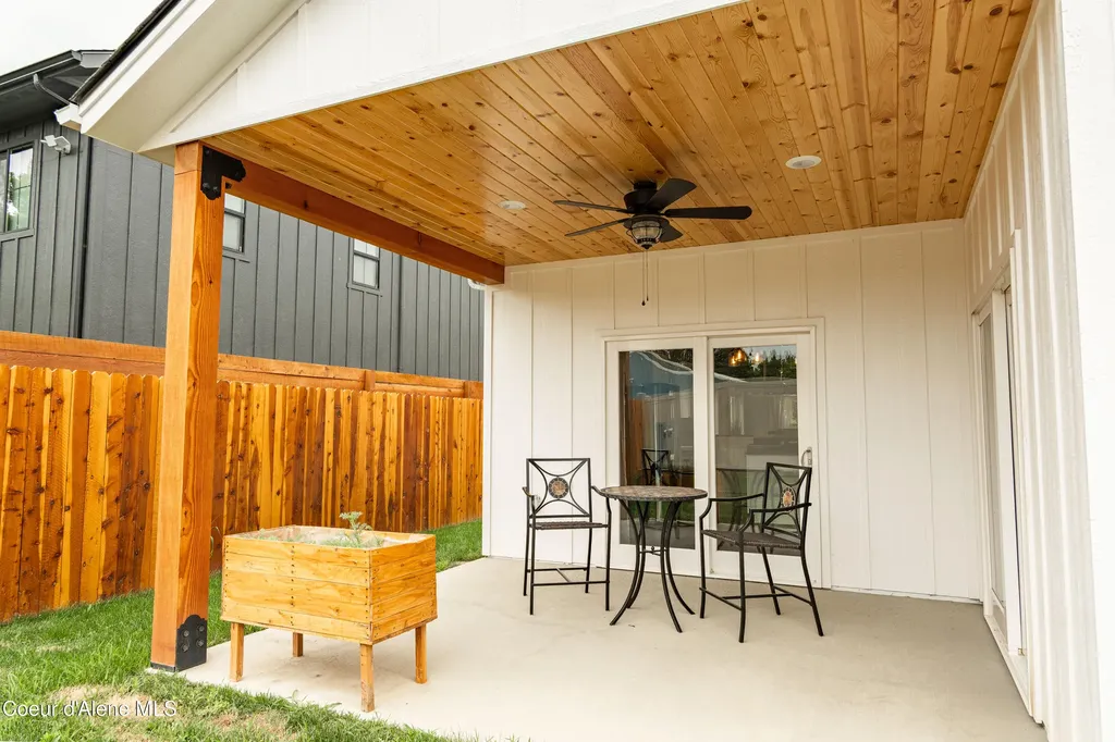 6806 Selkirk Street Bonners Ferry ID 83805