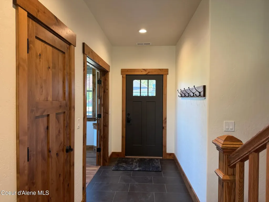 1521 Autumn Lane Sandpoint ID 83864