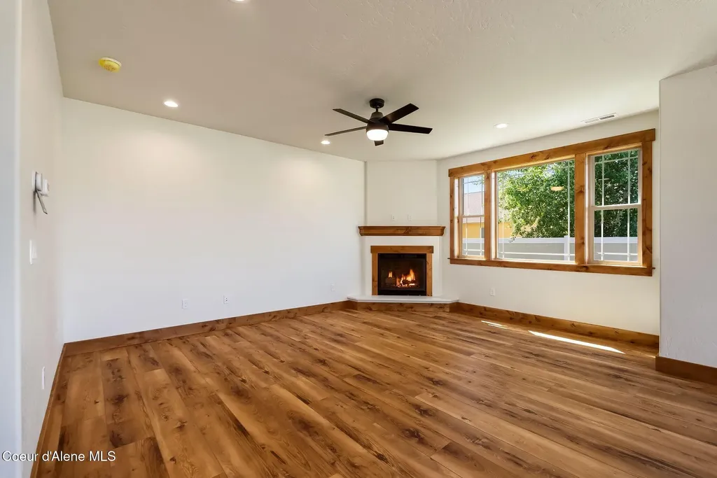 1521 Autumn Lane Sandpoint ID 83864