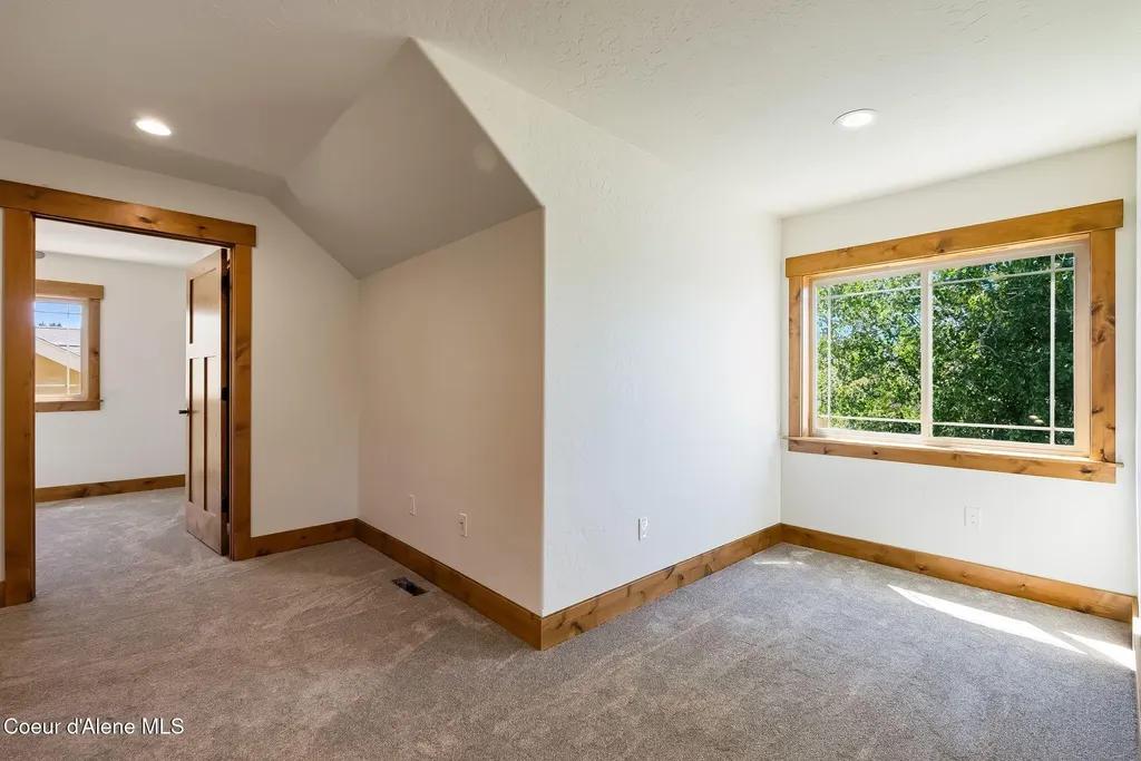 1521 Autumn Lane Sandpoint ID 83864