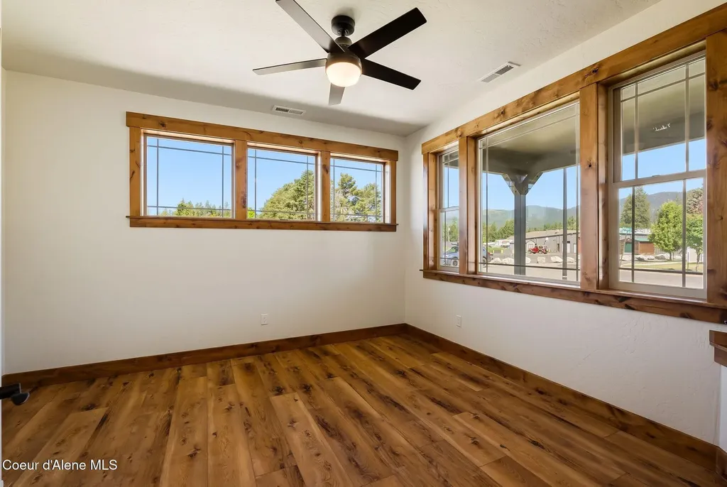 1521 Autumn Lane Sandpoint ID 83864
