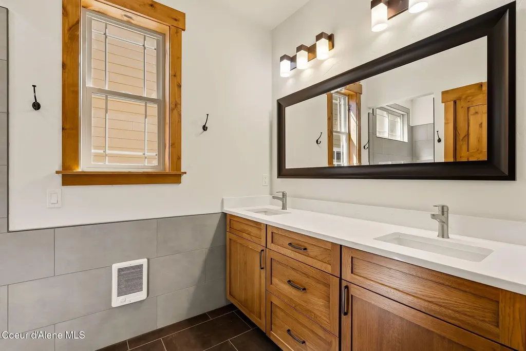 1521 Autumn Lane Sandpoint ID 83864