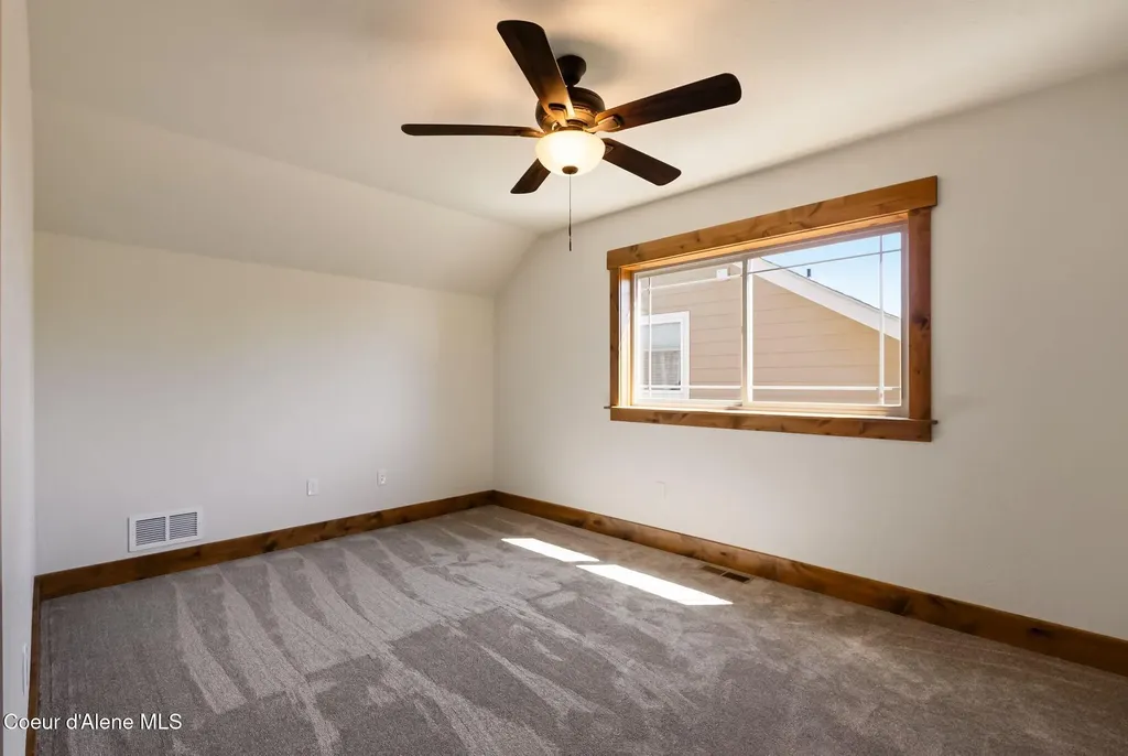 1521 Autumn Lane Sandpoint ID 83864