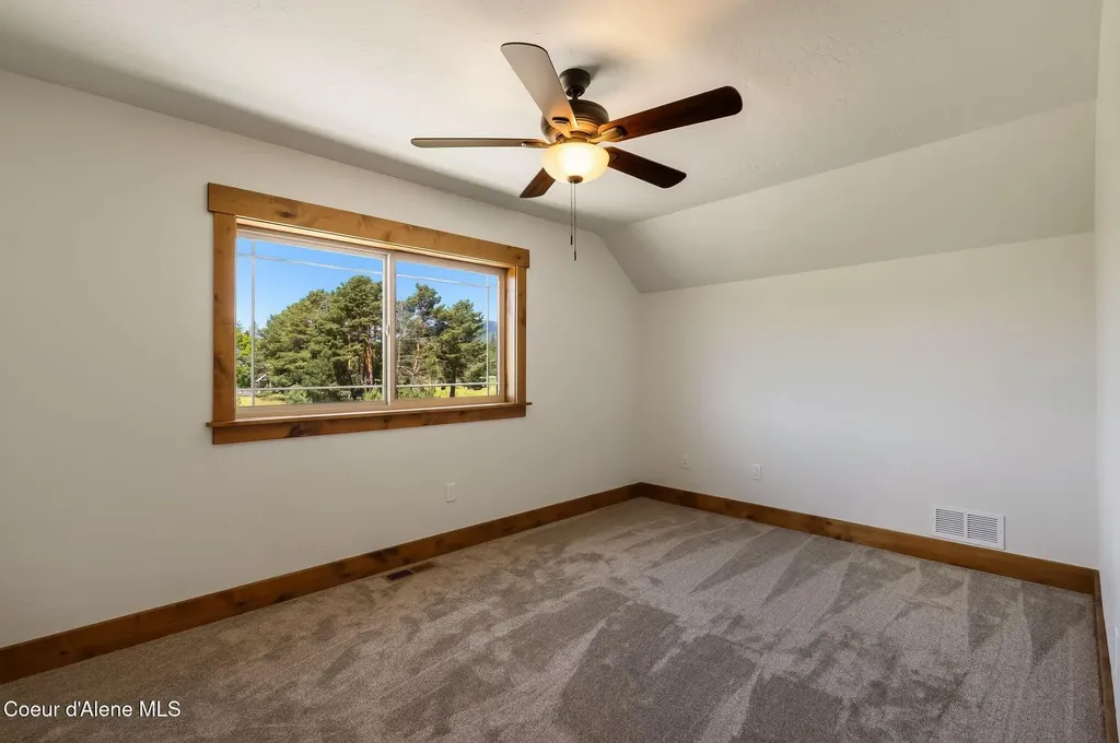 1521 Autumn Lane Sandpoint ID 83864