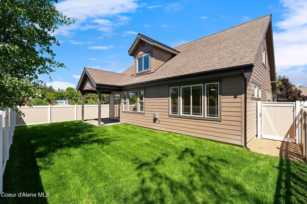 1521 Autumn Lane Sandpoint ID 83864