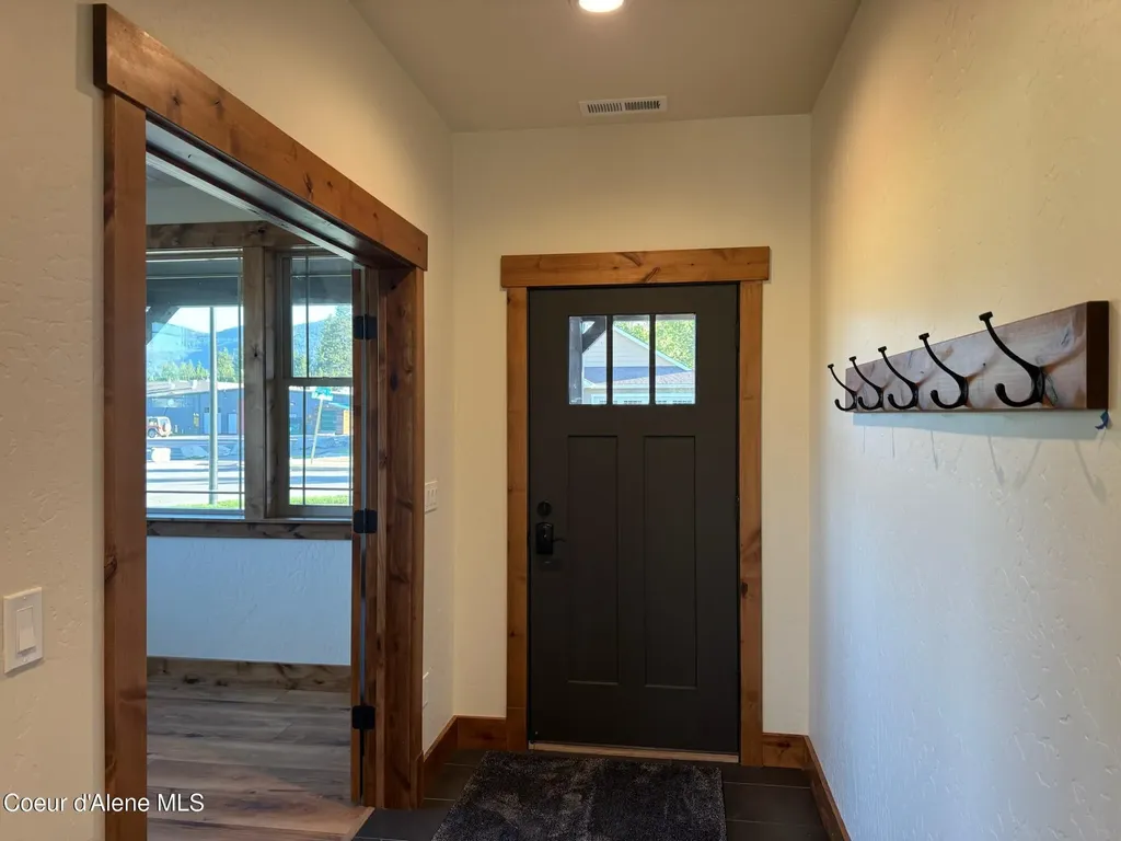1521 Autumn Lane Sandpoint ID 83864