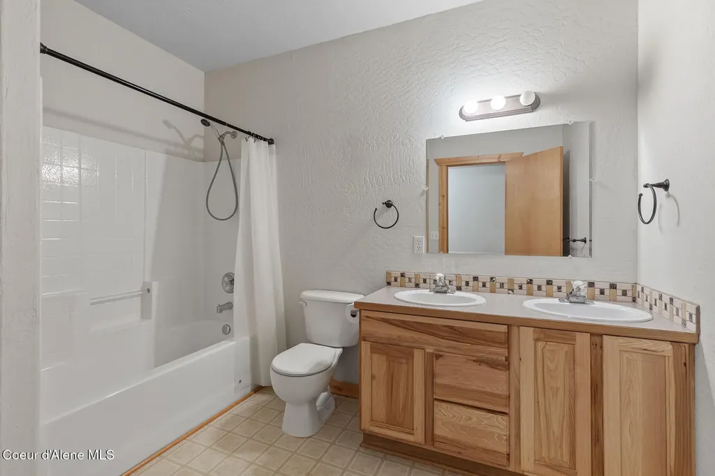 1741 E Diagonal Road Rathdrum ID 83858