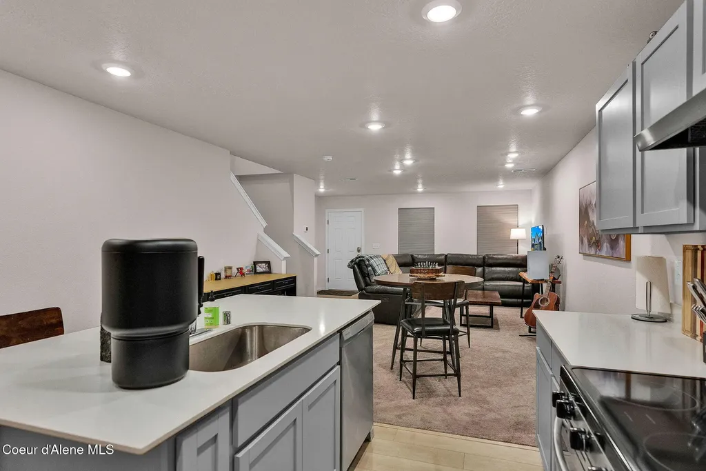 287 E Lupine Lane Hayden ID 83835