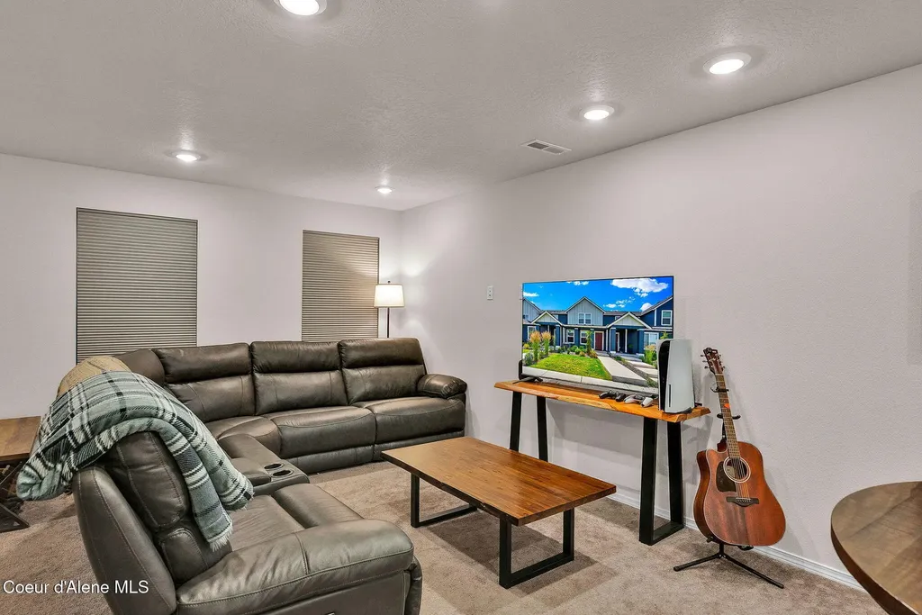 287 E Lupine Lane Hayden ID 83835