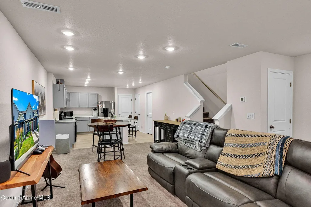 287 E Lupine Lane Hayden ID 83835