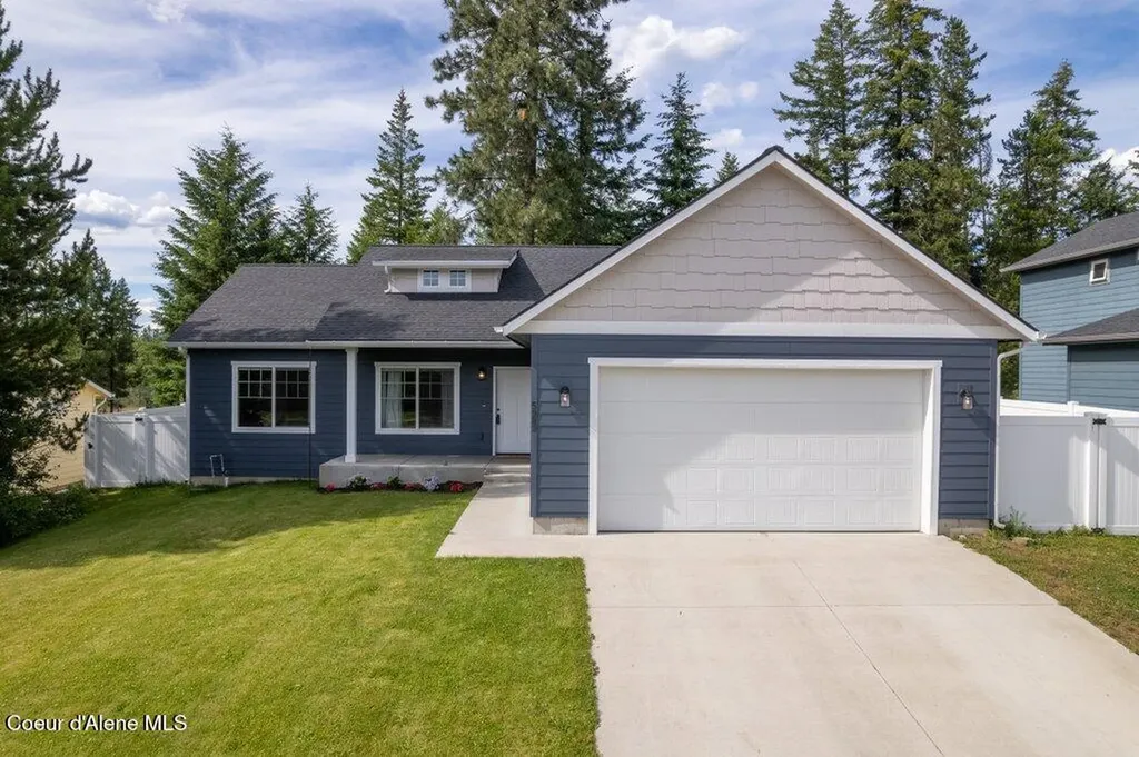 5989 W Fredrick Loop Spirit Lake ID 83869