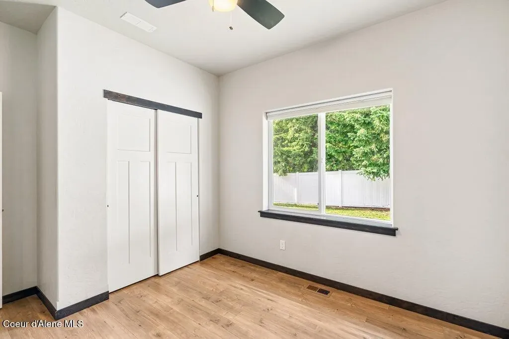 5989 W Fredrick Loop Spirit Lake ID 83869