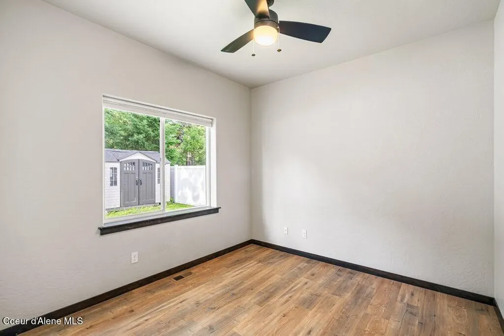 5989 W Fredrick Loop Spirit Lake ID 83869