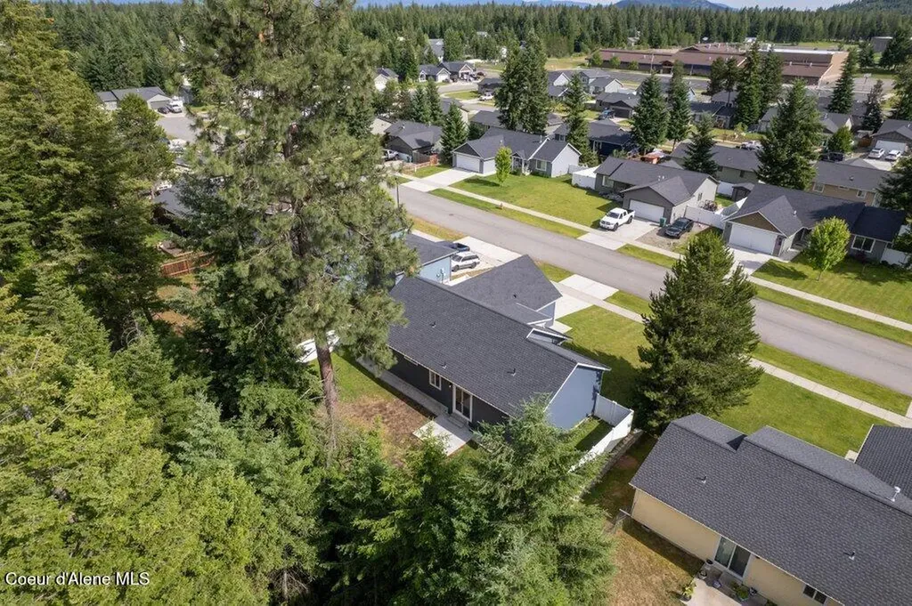 5989 W Fredrick Loop Spirit Lake ID 83869