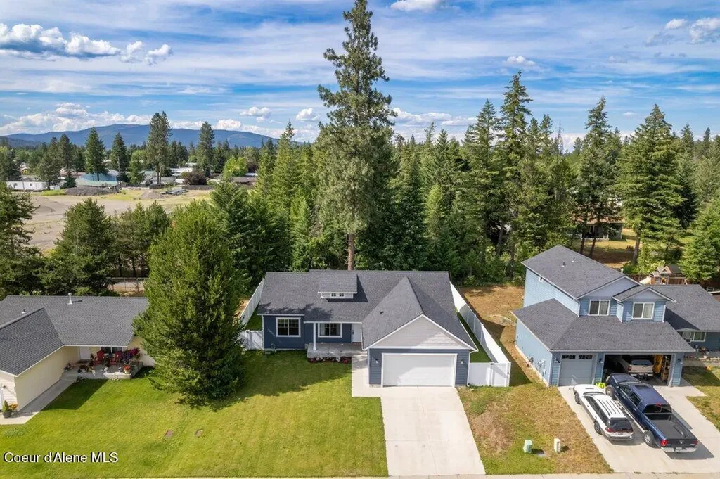 5989 W Fredrick Loop Spirit Lake ID 83869