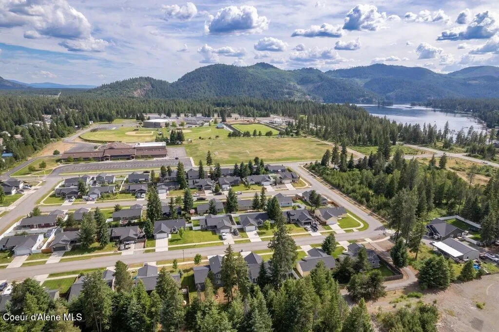 5989 W Fredrick Loop Spirit Lake ID 83869