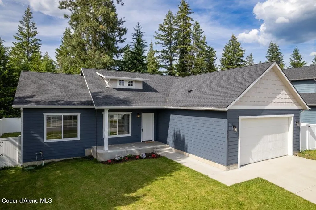 5989 W Fredrick Loop Spirit Lake ID 83869
