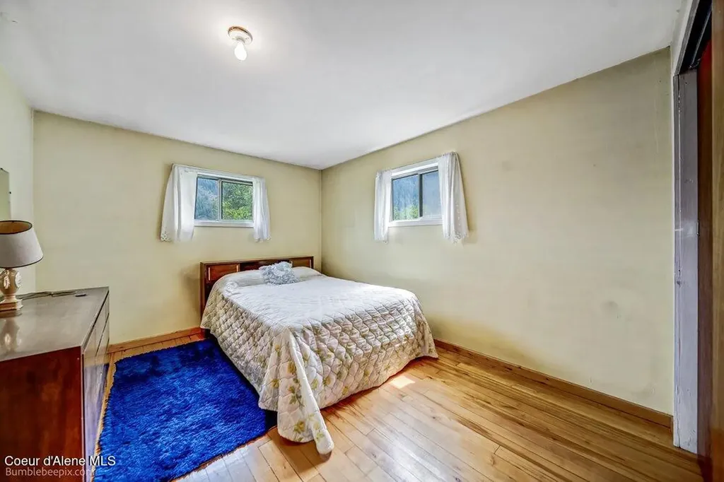 4345 Wilcox Road Northport WA 99157