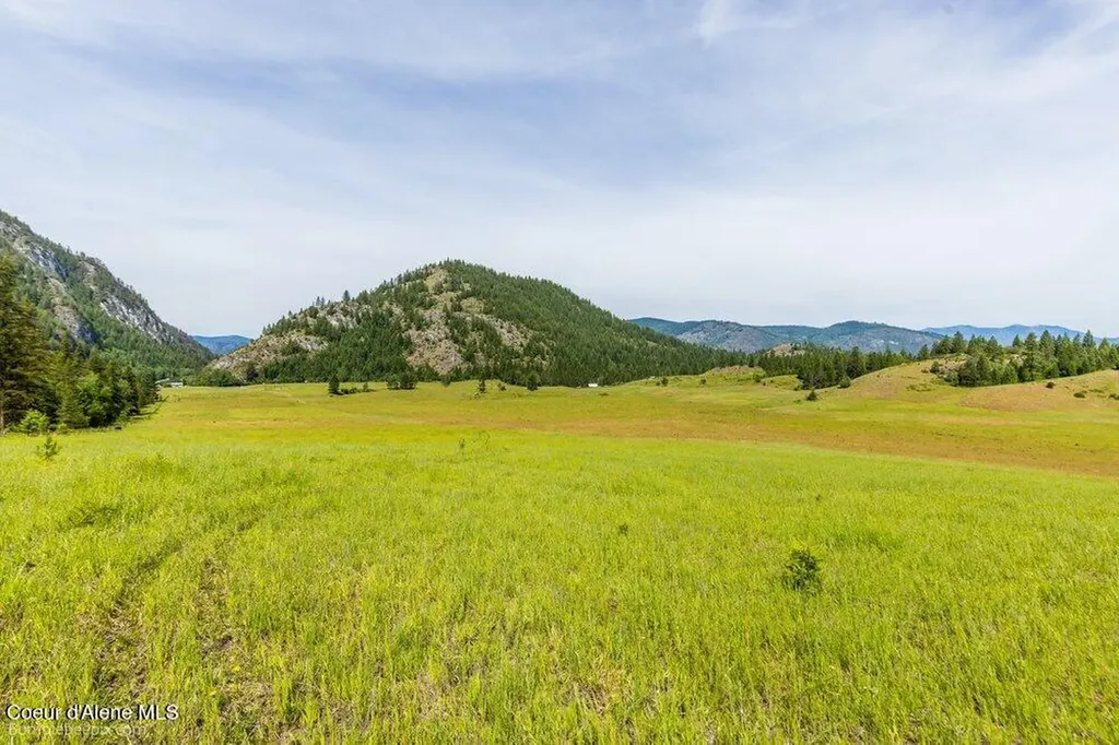 4345 Wilcox Road Northport WA 99157