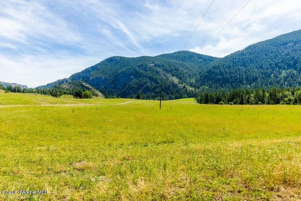 4345 Wilcox Road Northport WA 99157