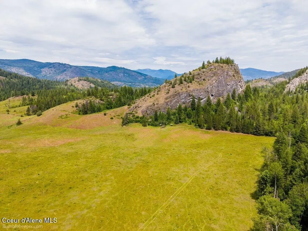 4345 Wilcox Road Northport WA 99157