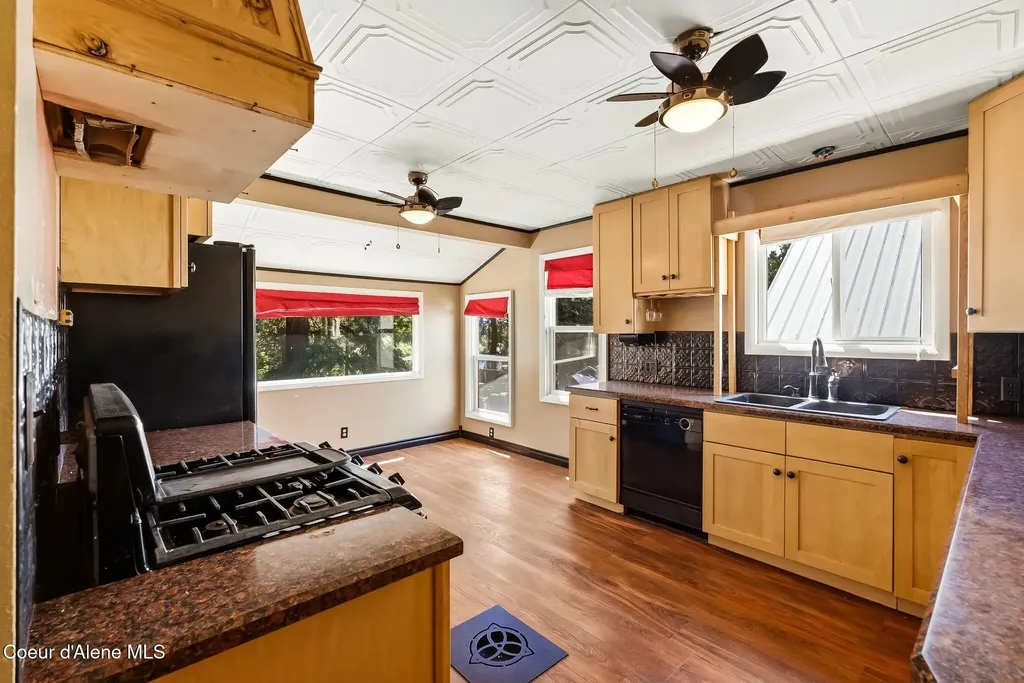 6558 Chinook Street Bonners Ferry ID 83805