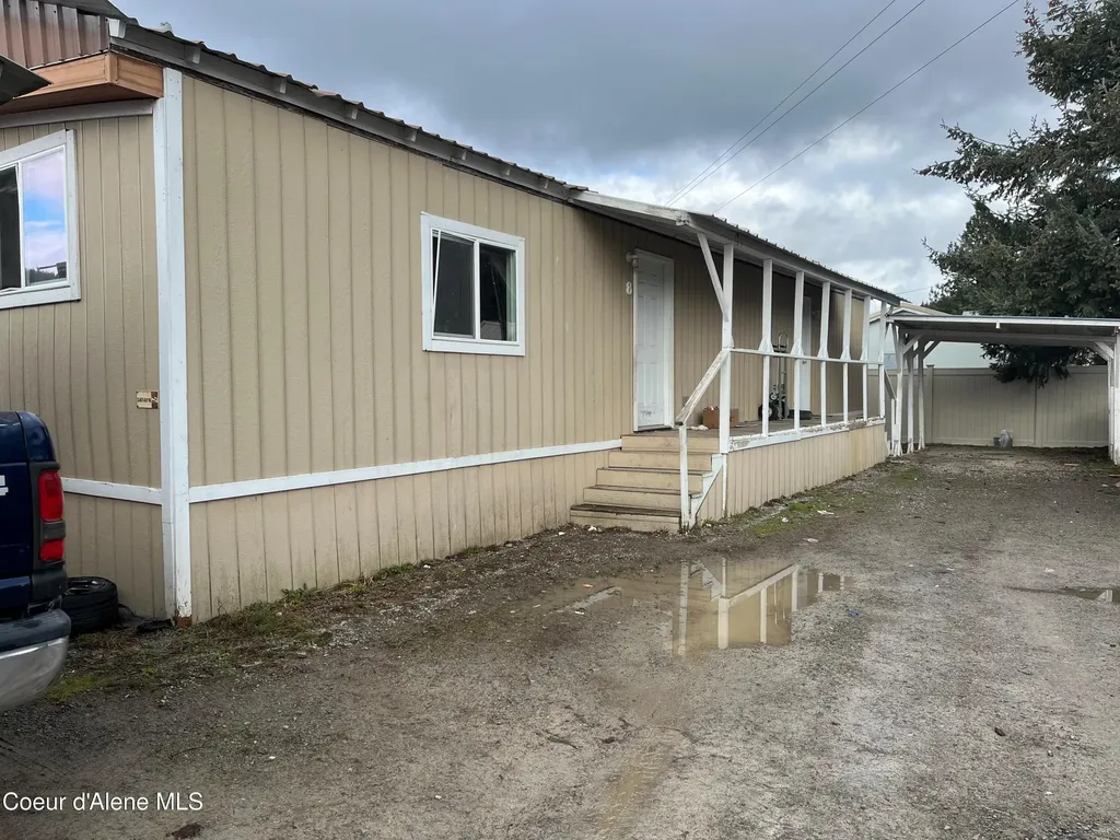 102 N 3rd Street Pinehurst ID 83850