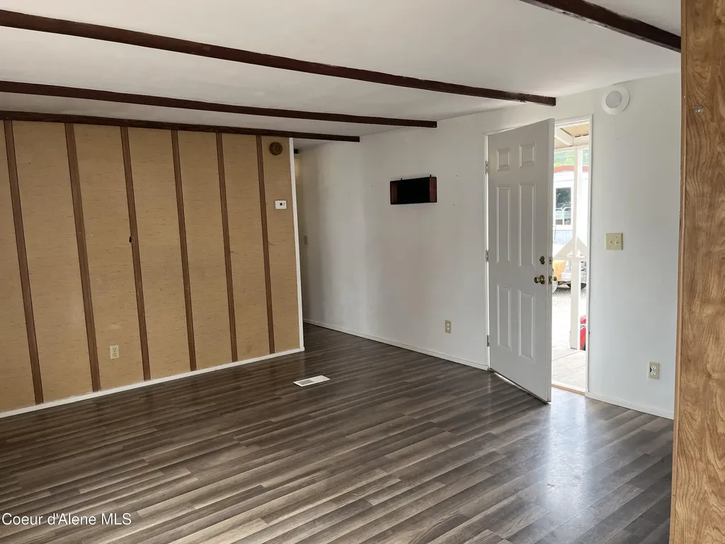 102 N 3rd Street Pinehurst ID 83850