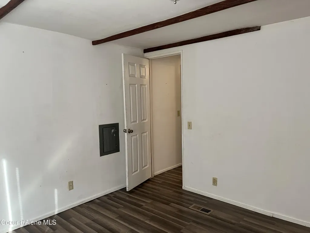 102 N 3rd Street Pinehurst ID 83850