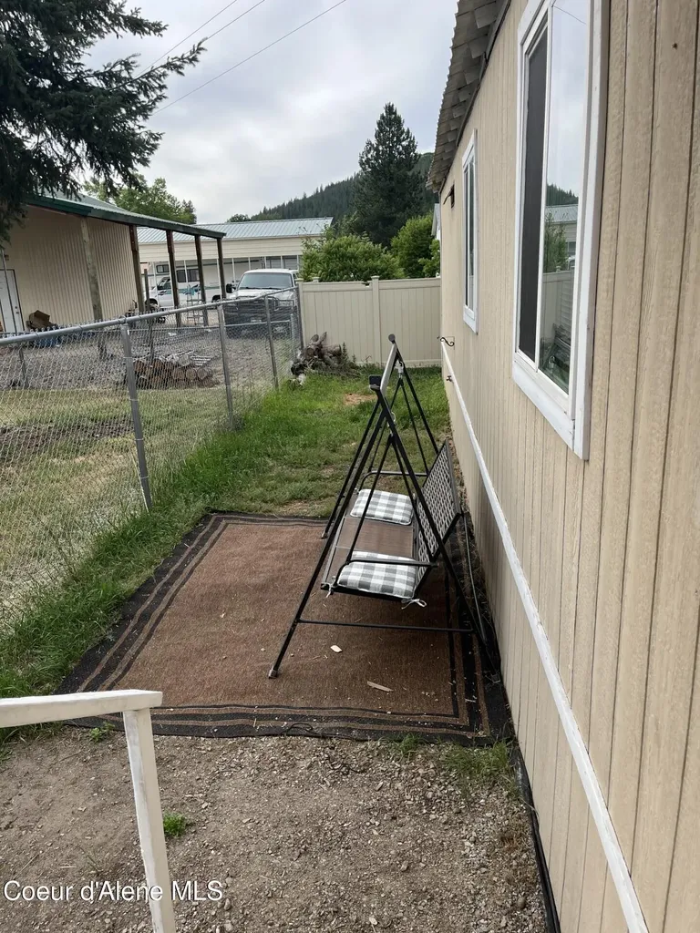 102 N 3rd Street Pinehurst ID 83850