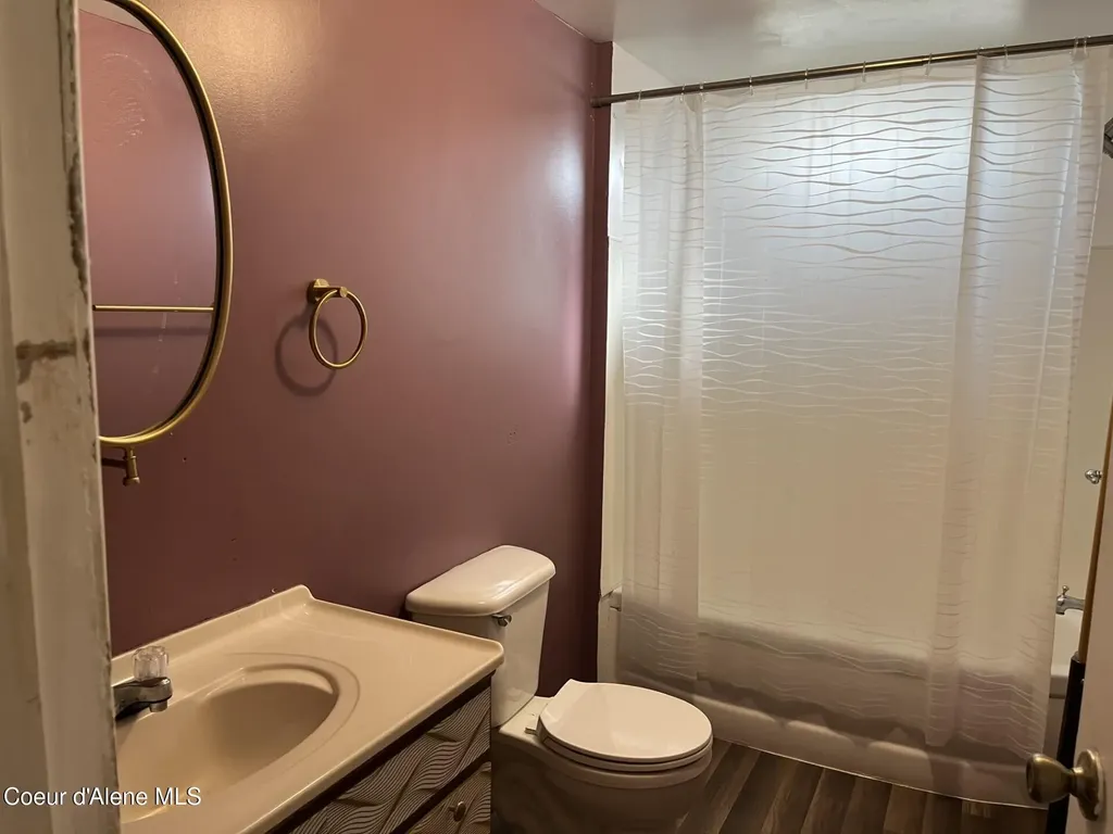 102 N 3rd Street Pinehurst ID 83850