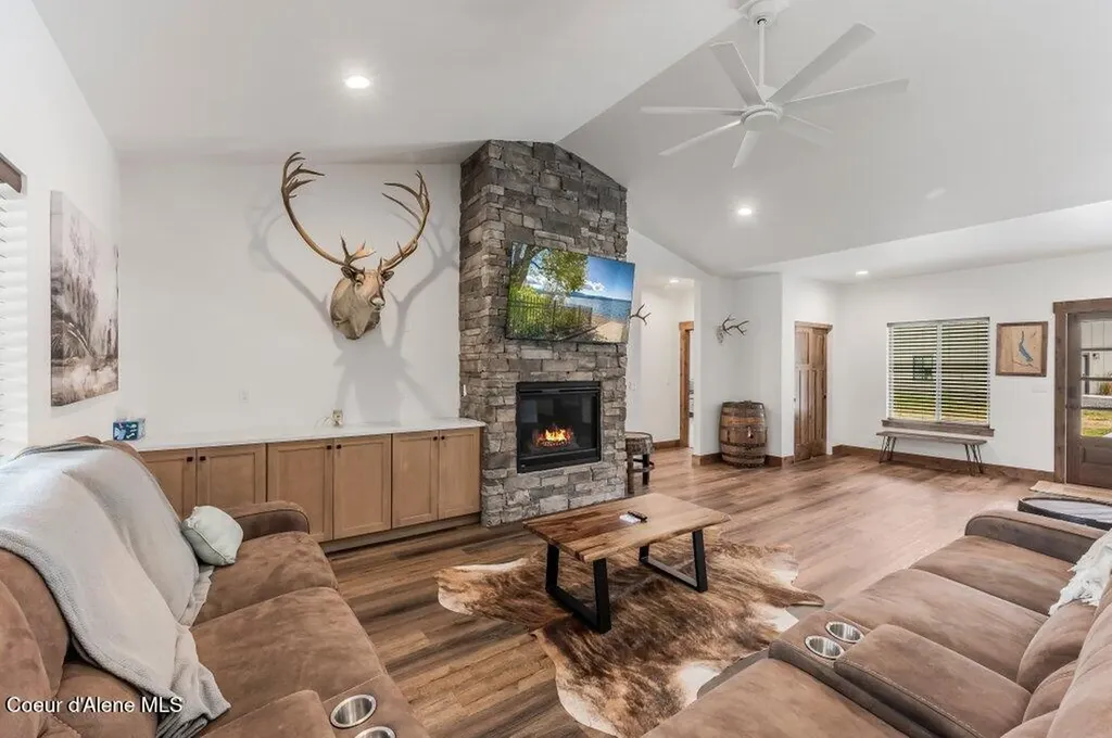3284 Blanchard Cutoff Road Blanchard ID 83804