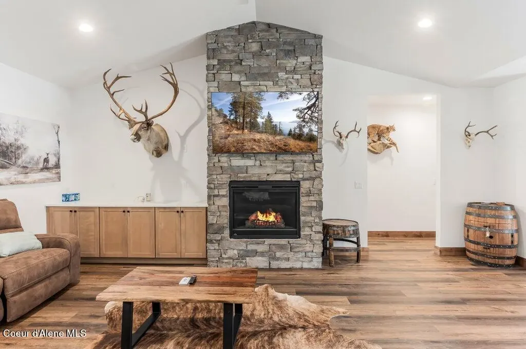 3284 Blanchard Cutoff Road Blanchard ID 83804
