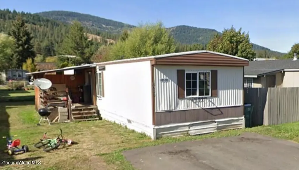8638 W Park Loop Rathdrum ID 83858