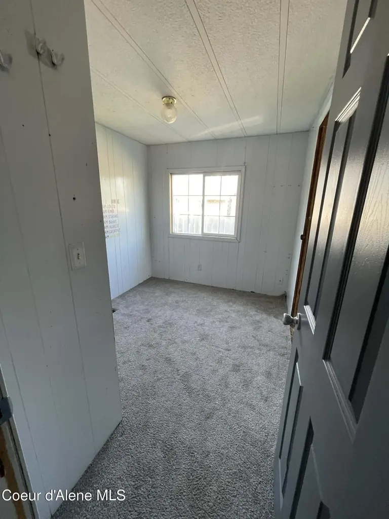 8638 W Park Loop Rathdrum ID 83858